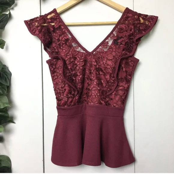 Stunning River Island Burgandy Lace Peplum Top - Picture 2 of 6